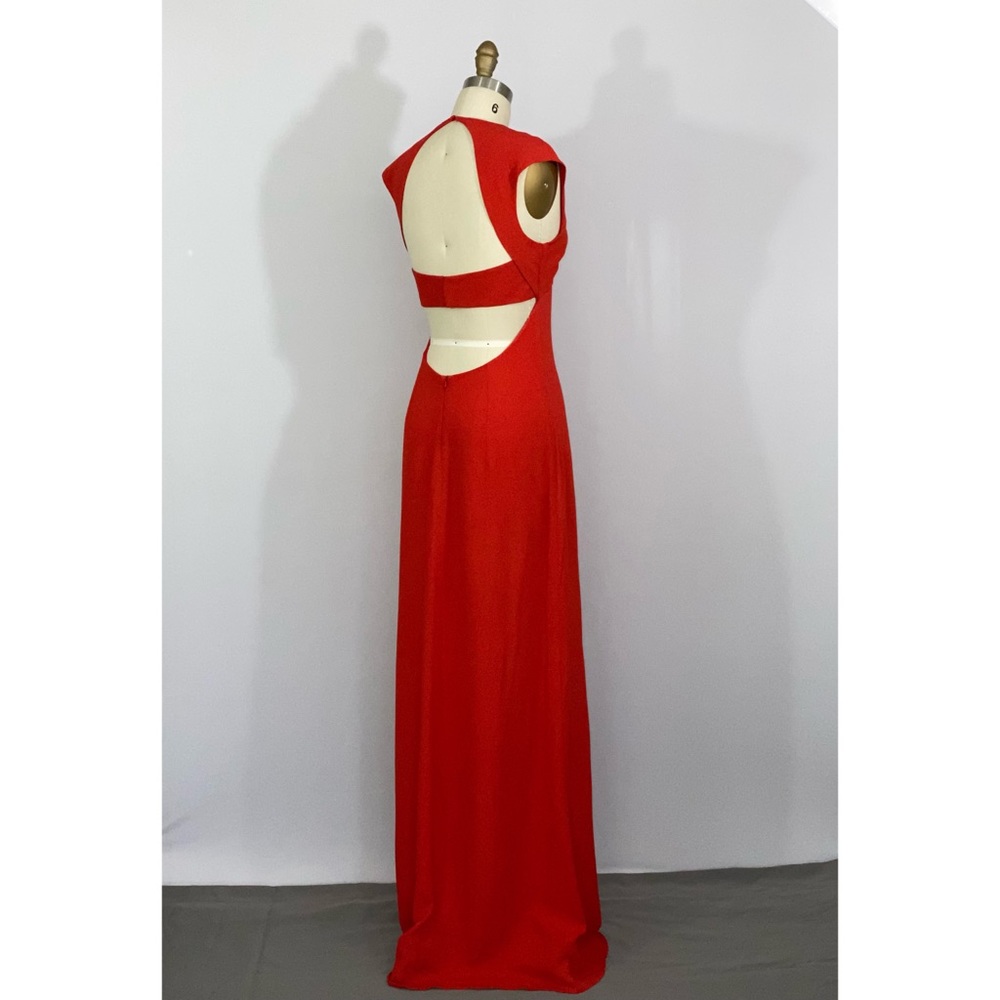 SEN Red dress